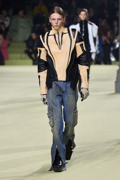 Look 76